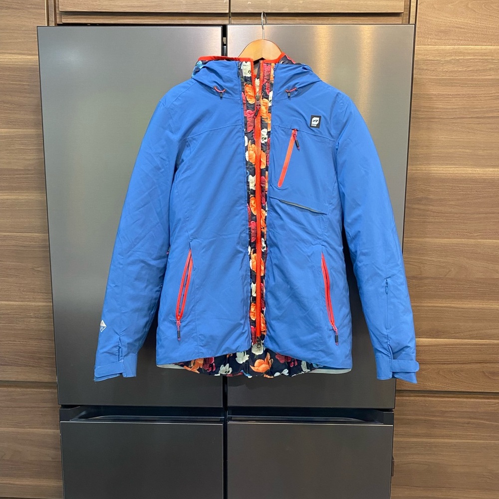 Women M jacket with zip out lining, very gently used